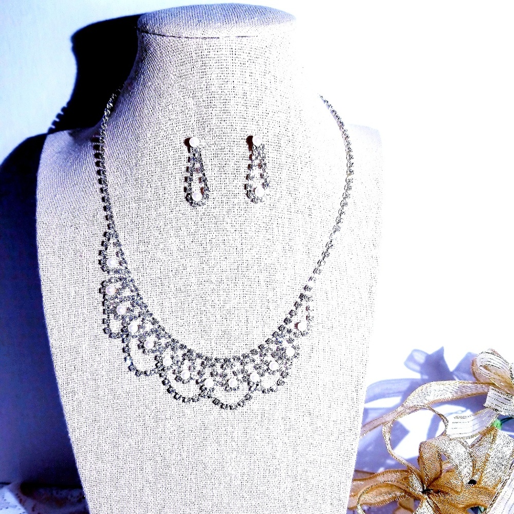 Fashion bling rhinestone necklace earrings set